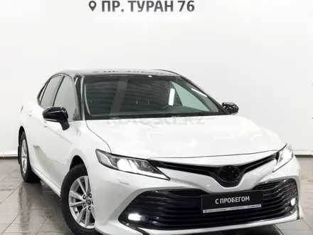 Toyota Camry 2019 года за 12 490 000 тг. в Астана – фото 20