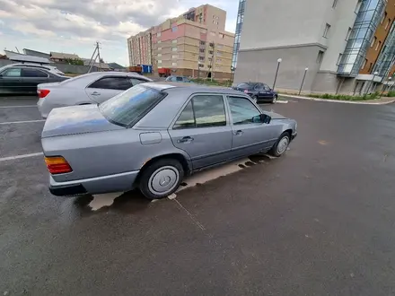 Mercedes-Benz E 230 1989 года за 1 200 000 тг. в Нур-Султан (Астана) – фото 9