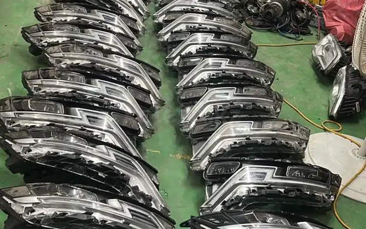 Киа карнивал фара за 5 500 тг. в Астана