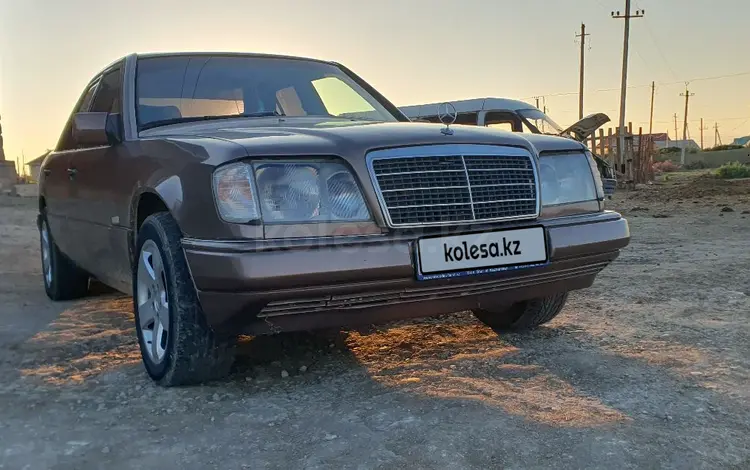 Mercedes-Benz E 220 1992 года за 2 000 000 тг. в Казалинск