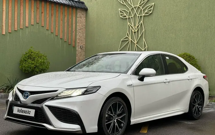 Toyota Camry 2023 года за 16 700 000 тг. в Шымкент