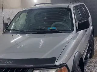 Mitsubishi Montero Sport, 2001