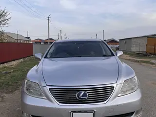 Lexus LS 460