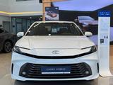 Toyota Camry Luxe 2025 года за 24 290 000 тг. в Актобе – фото 2