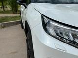 Toyota RAV4 2021 года за 17 200 000 тг. в Астана