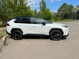 Toyota RAV4 2021 года за 17 200 000 тг. в Астана – фото 3