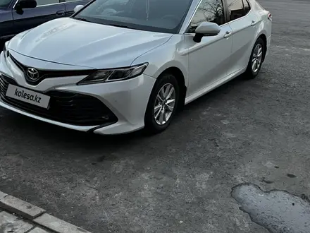 Toyota Camry 2019 года за 12 900 000 тг. в Павлодар – фото 2