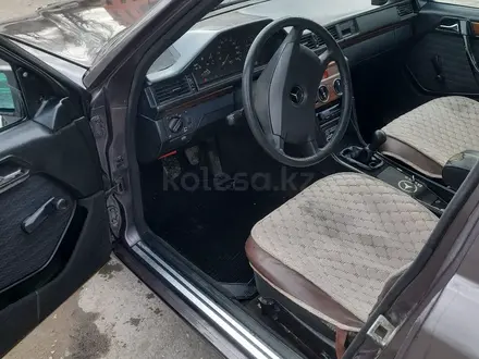 Mercedes-Benz E 230 1991 года за 1 380 000 тг. в Караганда – фото 11