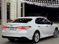 Toyota Camry 2018 года за 12 000 000 тг. в Атырау – фото 13
