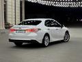 Toyota Camry 2018 года за 12 000 000 тг. в Атырау – фото 14
