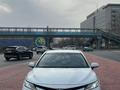 Toyota Camry 2018 года за 12 000 000 тг. в Атырау – фото 2