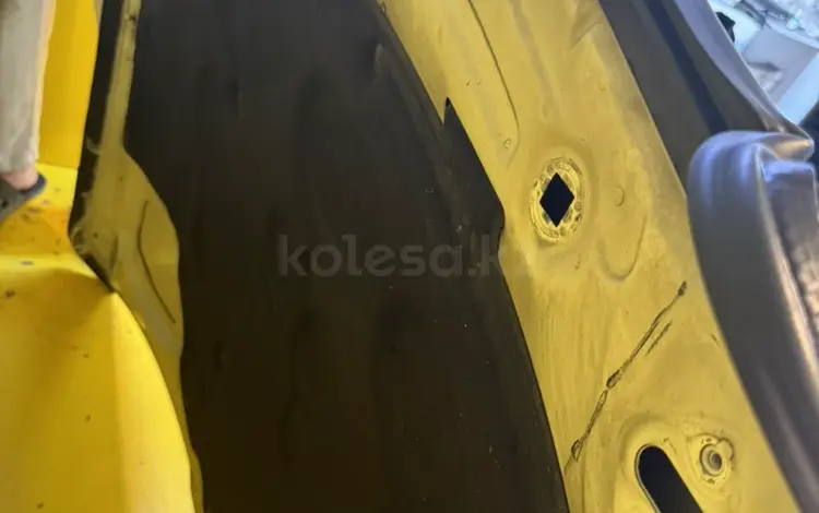 Капот на мерседес за 9 900 тг. в Актау