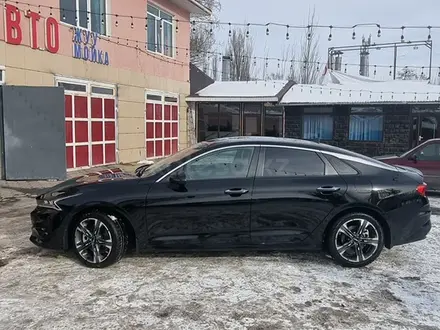 Kia K5 2022 года за 15 000 000 тг. в Алматы – фото 3