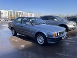 BMW 525 1989 года за 900 000 тг. в Астана – фото 2