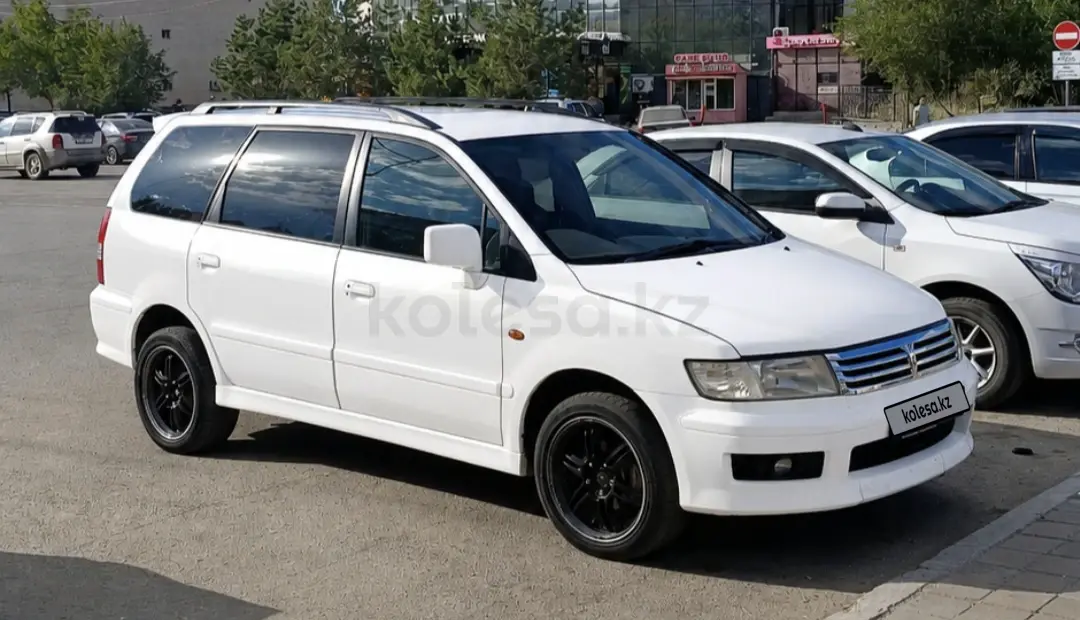 Mitsubishi Chariot, 1998