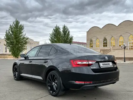 Skoda Superb 2017 года за 13 000 000 тг. в Уральск – фото 3