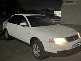 Volkswagen Passat 2000 года за 2 500 000 тг. в Астана – фото 5
