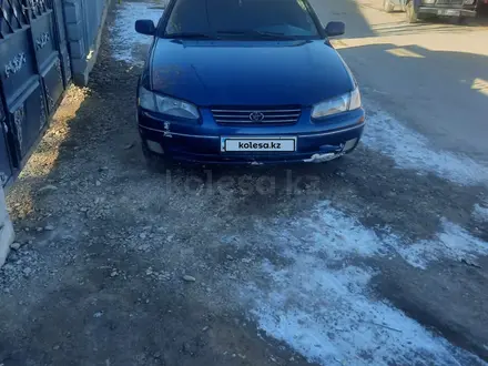 Toyota Camry 1997 года за 3 000 000 тг. в Шиели – фото 3