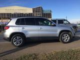 Volkswagen Tiguan 2015 года за 6 250 000 тг. в Уральск – фото 2