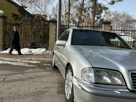Mercedes-Benz C 240 1999 года за 3 000 000 тг. в Алматы – фото 8