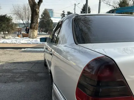 Mercedes-Benz C 240 1999 года за 3 000 000 тг. в Алматы – фото 3