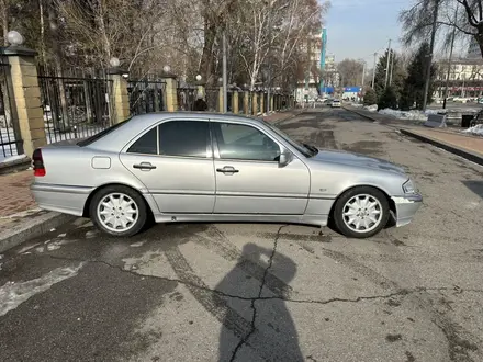 Mercedes-Benz C 240 1999 года за 3 000 000 тг. в Алматы – фото 7