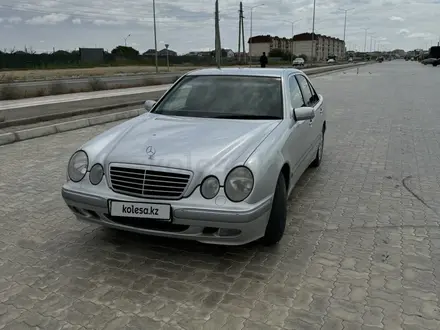 Mercedes-Benz E 240 1999 года за 3 300 000 тг. в Актау