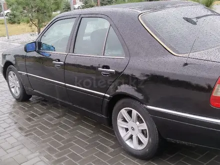 Mercedes-Benz C 200 1994 года за 2 000 000 тг. в Алматы – фото 7