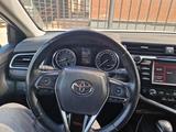 Toyota Camry 2021 года за 15 500 000 тг. в Шымкент – фото 3
