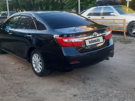 Toyota Camry 2013 года за 8 000 000 тг. в Кокшетау – фото 2
