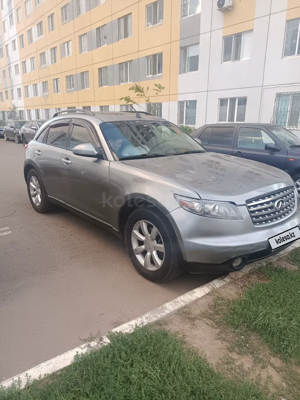 Infiniti FX35, 2003
