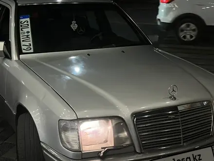 Mercedes-Benz E 280 1994 года за 2 100 000 тг. в Шымкент – фото 5