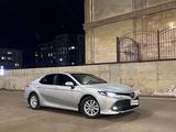 Toyota Camry 2018 годаүшін13 650 000 тг. в Актобе