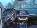 Hyundai Elantra 2018 годаfor6 200 000 тг. в Алматы – фото 22