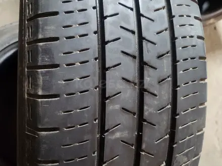 Летнюю бу шину из Японии в хорошем состоянии. Размер 215/60/17 за 30 000 тг. в Алматы