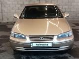 Toyota Camry 1998 годаүшін3 000 000 тг. в Алматы