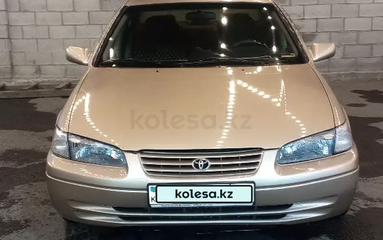 Toyota Camry 1998 года за 3 000 000 тг. в Алматы