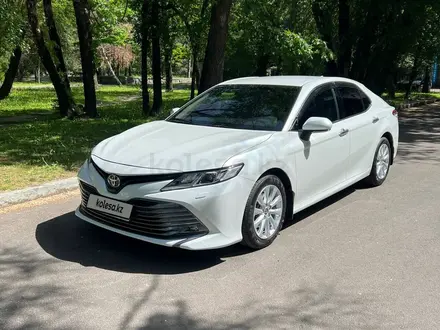 Toyota Camry 2019 года за 13 000 000 тг. в Алматы – фото 3