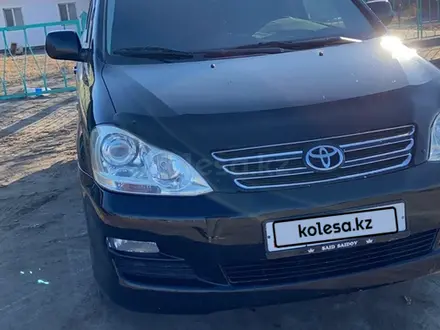 Toyota Avensis Verso 2004 года за 4 900 000 тг. в Атырау – фото 39