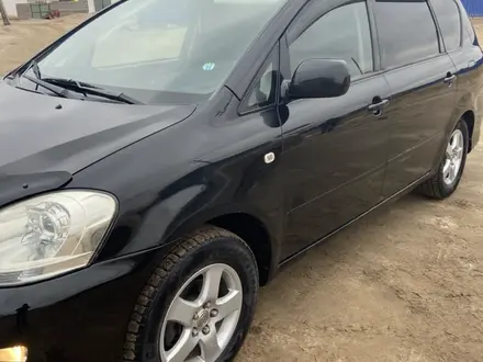 Toyota Avensis Verso 2004 года за 4 900 000 тг. в Атырау – фото 41