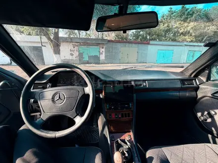 Mercedes-Benz E 280 1993 года за 850 000 тг. в Караганда – фото 10