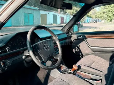 Mercedes-Benz E 280 1993 года за 850 000 тг. в Караганда – фото 12
