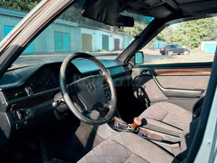 Mercedes-Benz E 280 1993 года за 850 000 тг. в Караганда – фото 14