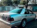 Mercedes-Benz E 280 1993 года за 850 000 тг. в Караганда – фото 4