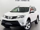 Toyota RAV4 2014 годаfor9 390 000 тг. в Астана