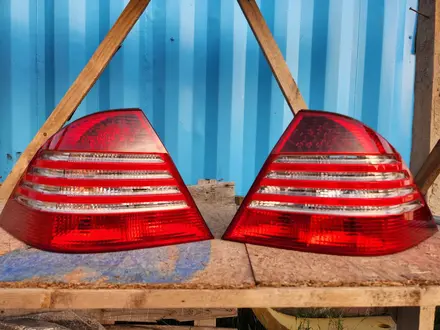 Задний Фонарь на MERCEDES BENZ W220 за 15 800 тг. в Шымкент
