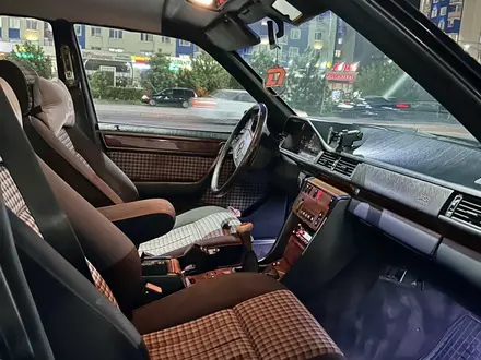 Mercedes-Benz E 220 1992 года за 2 500 000 тг. в Кентау – фото 15