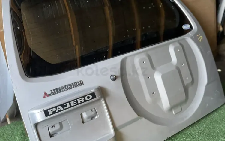 Крышка багажника Mitsubishi Pajero 3 за 50 000 тг. в Талдыкорган