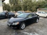 Volkswagen Passat 2012 годаfor4 500 000 тг. в Алматы – фото 2