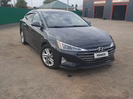 Hyundai Elantra 2019 года за 6 000 000 тг. в Актобе